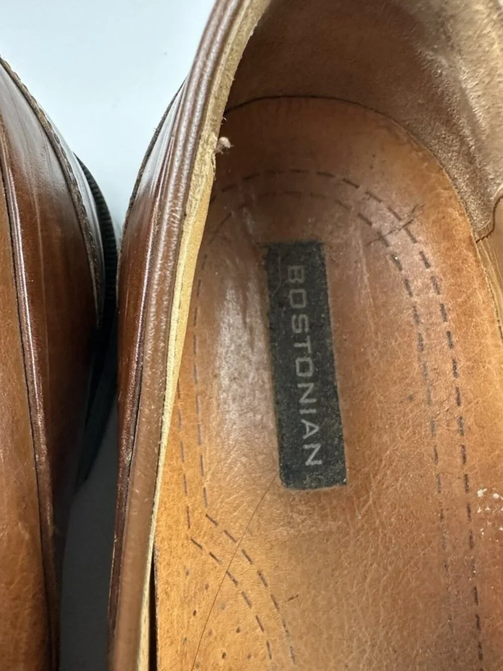 Bostonian Mens Brown Leather Loafers Shoes 9 M Moc Toe Tassels Brown